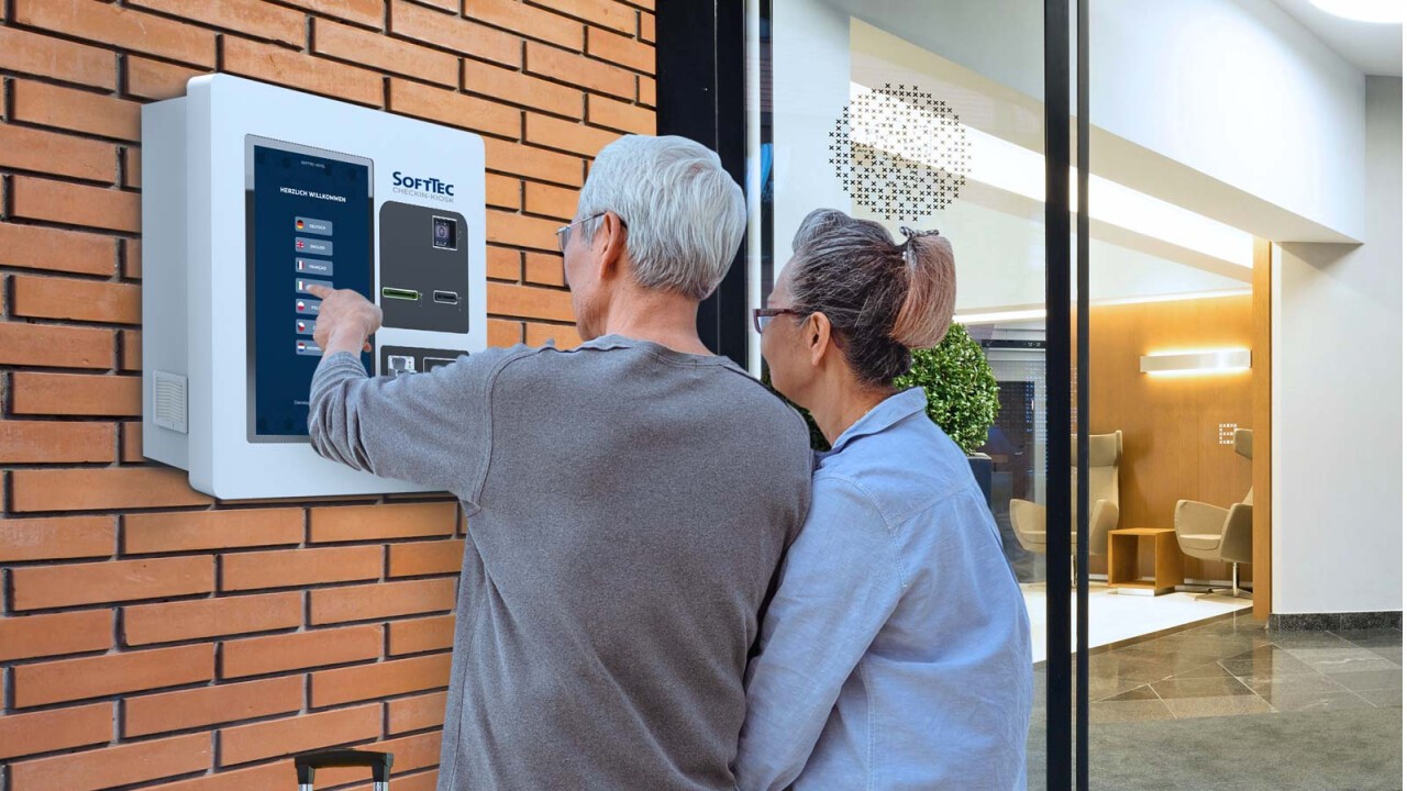 Mit dem SoftTec CheckIn-Kiosk kontakt- und personallos einchecken