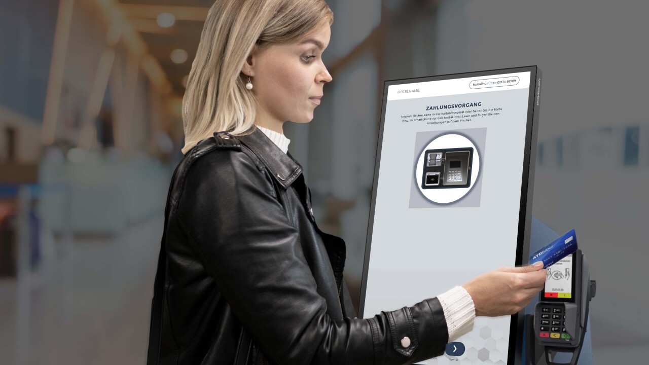 Mit dem SoftTec CheckIn-Kiosk kontakt- und personallos einchecken